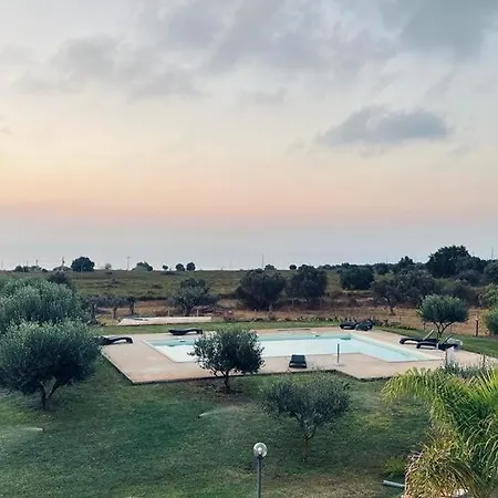 Casale Pietrantica Tropea Couette-café 4*