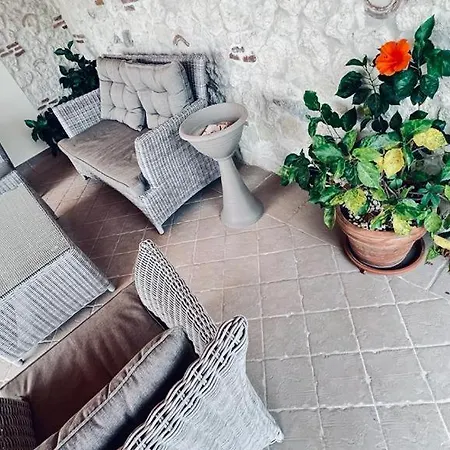 לינה וארוחת בוקר Casale Pietrantica Tropea 4*