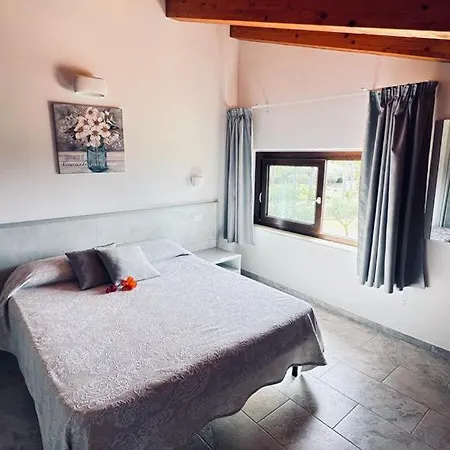 Casale Pietrantica Tropea לינה וארוחת בוקר 4*