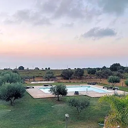 Casale Pietrantica Tropea Bed & Breakfast 4*
