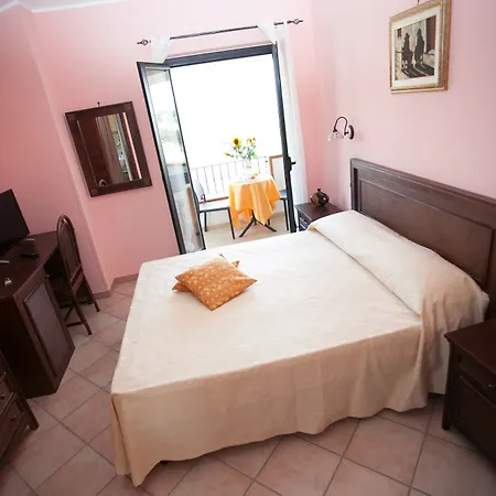 Casale Pietrantica Tropea Frühstückspension 4*